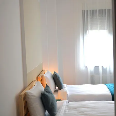 Appartamento Spacious 4br, 3bt With 3 Balconies *