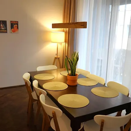 Appartamento Spacious 4br, 3bt With 3 Balconies Bucarest