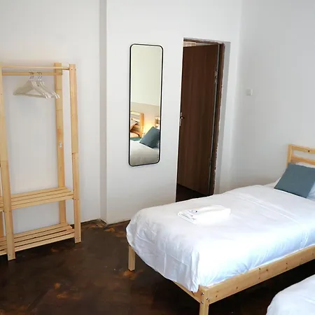 Apartment Spacious 4br, 3bt With 3 Balconies Bucharest