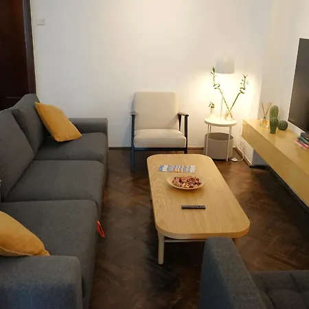 Appartement Spacious 4br, 3bt With 3 Balconies