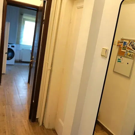 Spacious 4br, 3bt With 3 Balconies Apartment *
