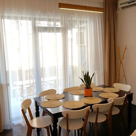 Apartment Spacious 4br, 3bt With 3 Balconies Bucharest