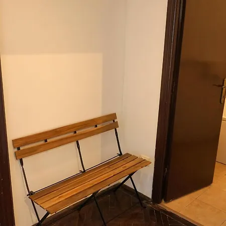 Apartment Spacious 4br, 3bt With 3 Balconies