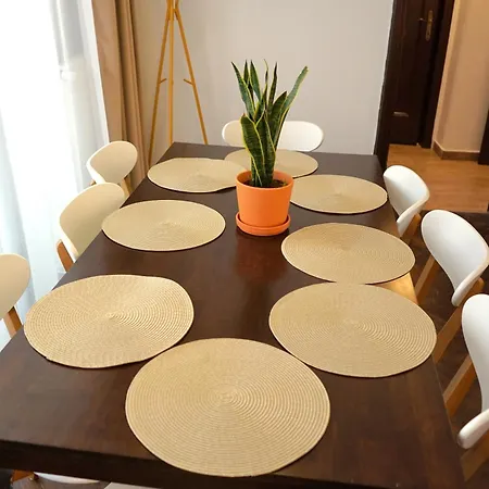 Spacious 4br, 3bt With 3 Balconies Apartment Bucharest