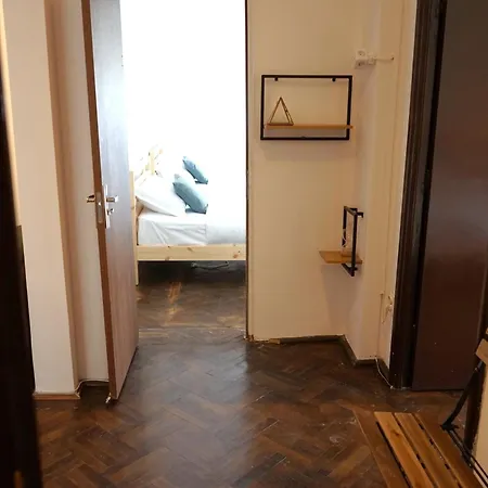 Spacious 4br, 3bt With 3 Balconies Bucharest