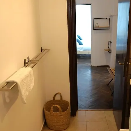 Spacious 4br, 3bt With 3 Balconies * Bucharest