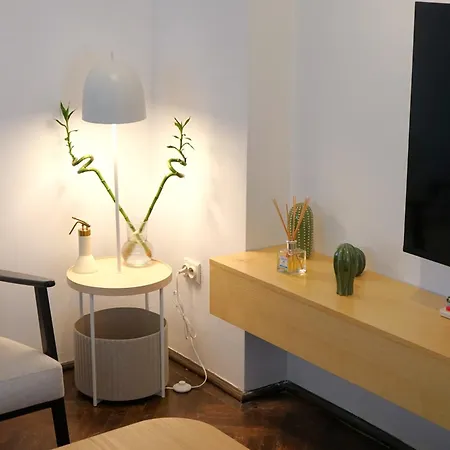 Spacious 4br, 3bt With 3 Balconies Apartment