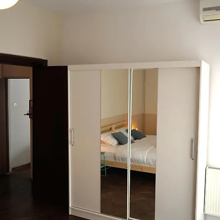 Spacious 4br, 3bt With 3 Balconies * Bucharest