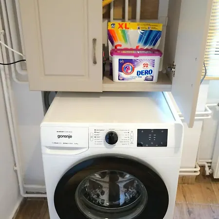 Apartment Spacious 4br, 3bt With 3 Balconies