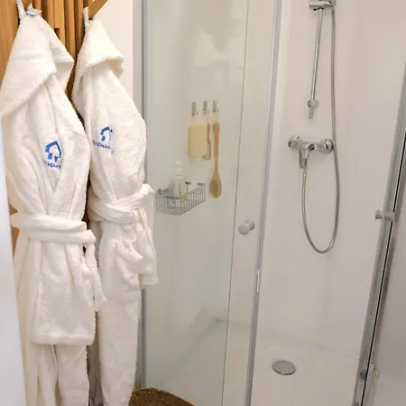 Spacious 4br, 3bt With 3 Balconies Apartment *