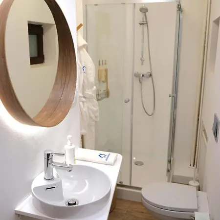 Appartement Spacious 4br, 3bt With 3 Balconies