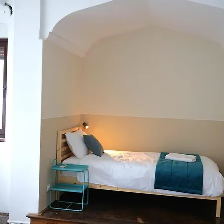 Apartment Spacious 4br, 3bt With 3 Balconies