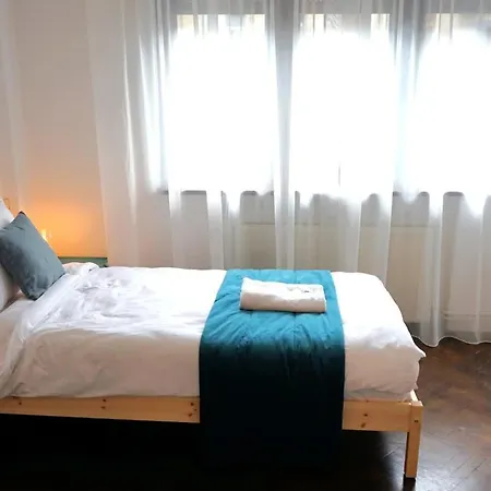 Апартаменты Spacious 4br, 3bt With 3 Balconies *