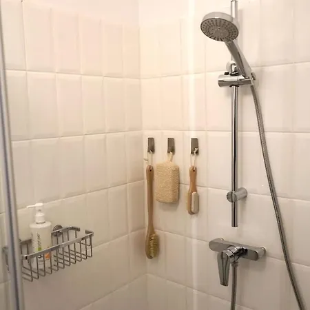 Spacious 4br, 3bt With 3 Balconies Apartment