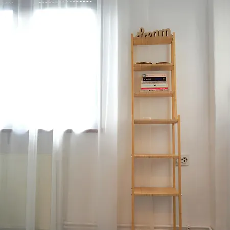 Spacious 4br, 3bt With 3 Balconies 公寓
