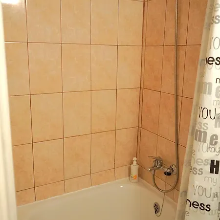 Spacious 4br, 3bt With 3 Balconies 布加勒斯特