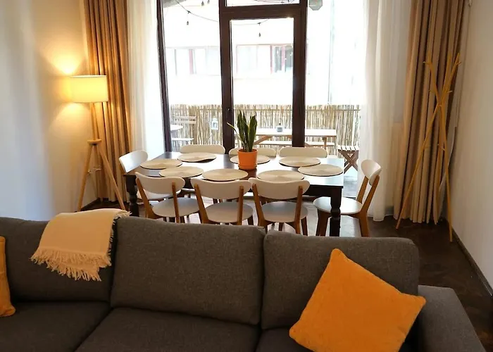 Spacious 4br, 3bt With 3 Balconies شقة *