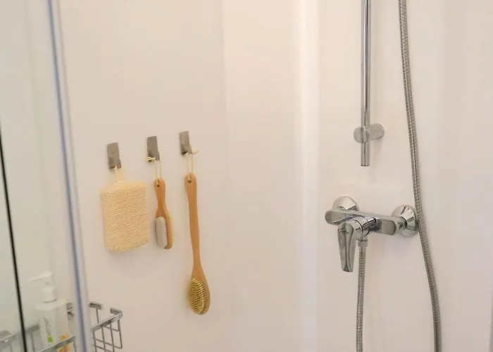 Spacious 4br, 3bt With 3 Balconies