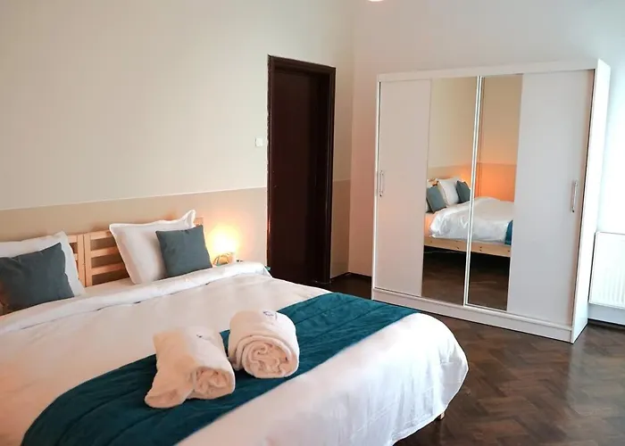 Spacious 4br, 3bt With 3 Balconies شقة *