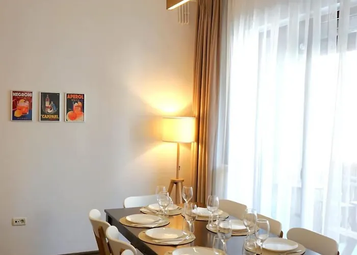 Spacious 4br, 3bt With 3 Balconies Apartman Bukarest