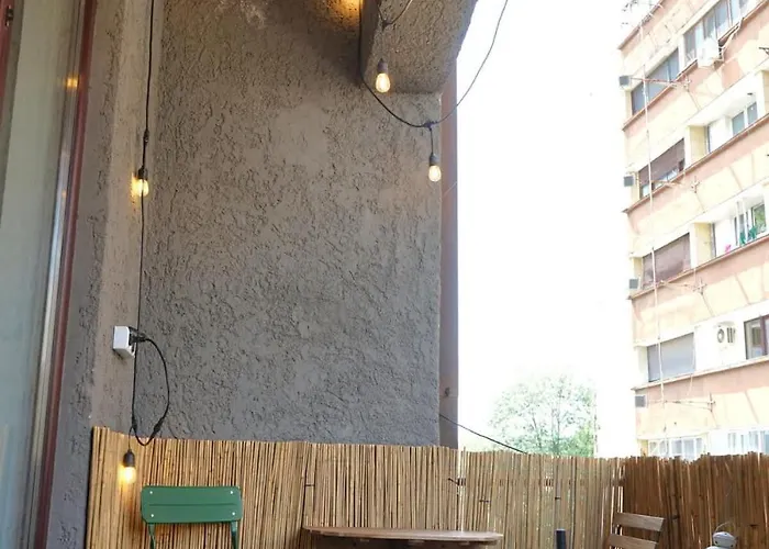 Apartman Spacious 4br, 3bt With 3 Balconies