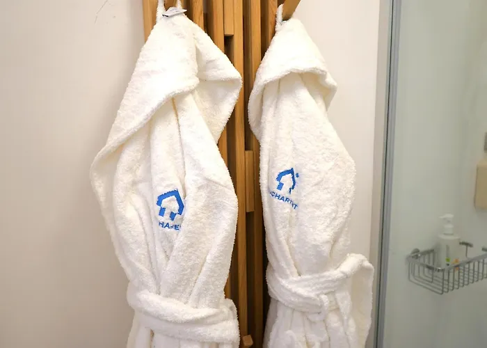 Spacious 4br, 3bt With 3 Balconies