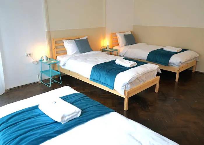 Spacious 4br, 3bt With 3 Balconies Apartament