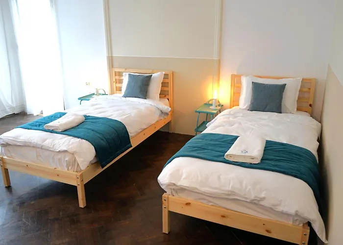 Apartament Spacious 4br, 3bt With 3 Balconies