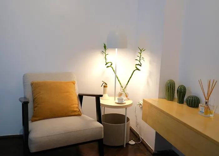 Apartment Spacious 4br, 3bt With 3 Balconies