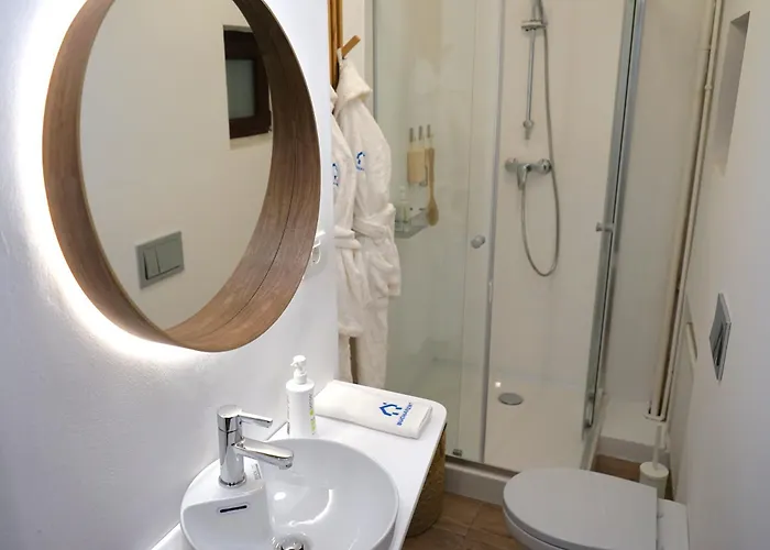 Apartament Spacious 4br, 3bt With 3 Balconies *