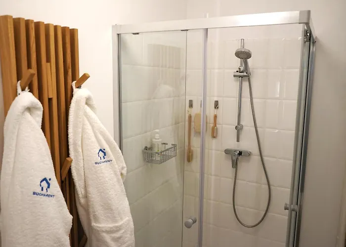 Spacious 4br, 3bt With 3 Balconies Apartament