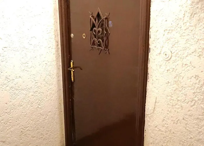 Spacious 4br, 3bt With 3 Balconies Apartament