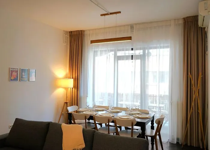 Spacious 4br, 3bt With 3 Balconies Bukarest