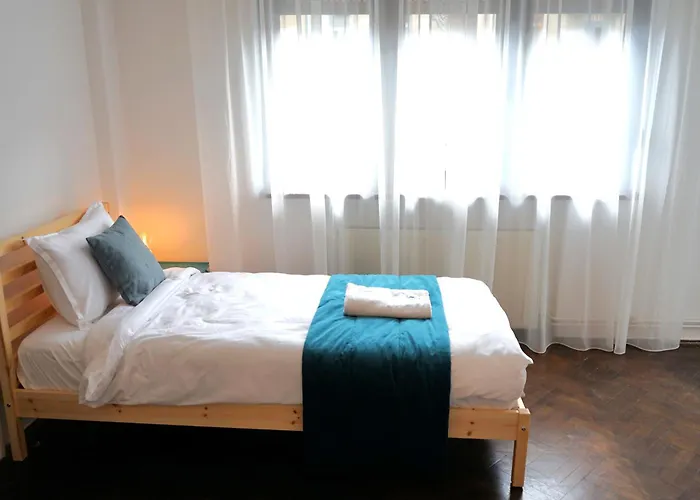 Spacious 4br, 3bt With 3 Balconies Бухарест