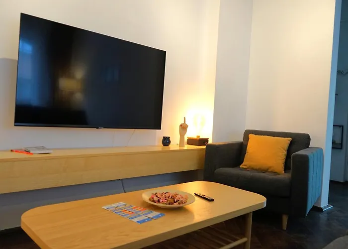 Апартаменты Spacious 4br, 3bt With 3 Balconies *